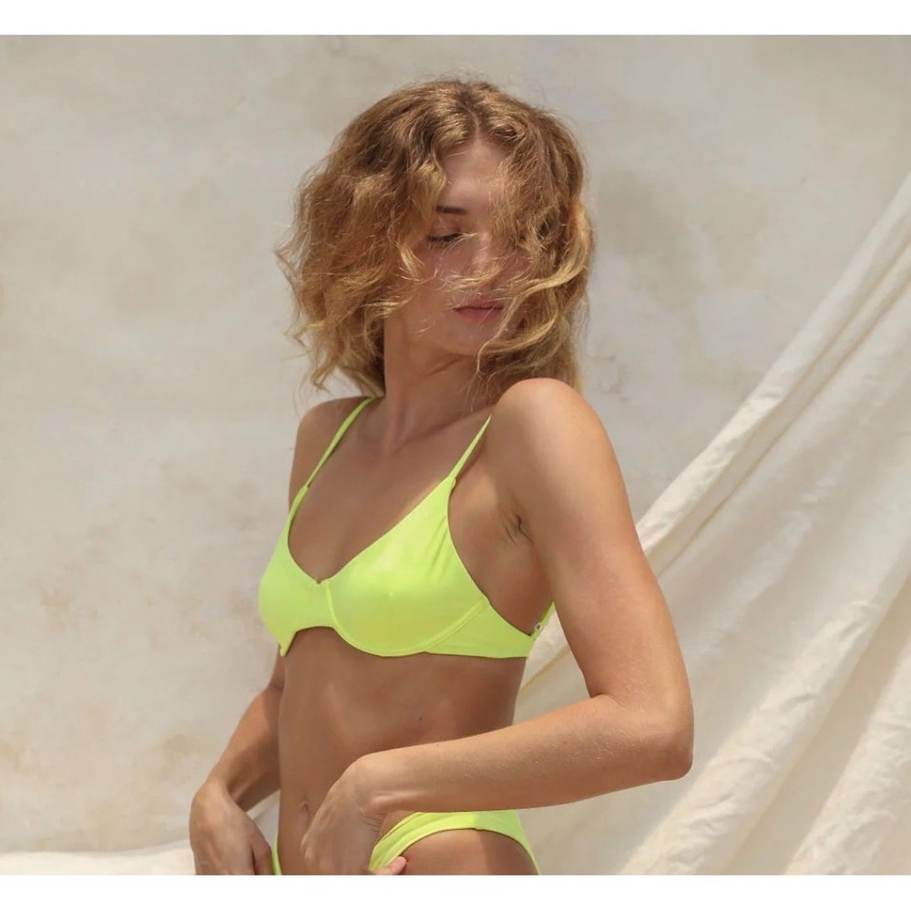 NWT Toast Swim Neon Yellow Highlight Underwire Bikini Top Recycled Nylon Size L